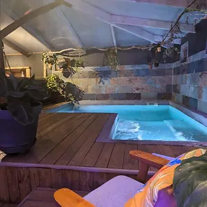 Insolite Bois Cailloux Avec Chalet